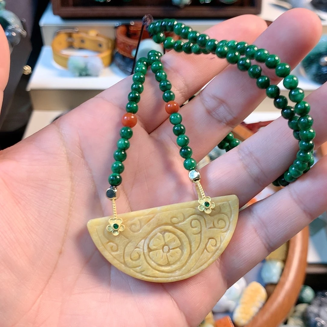 翡翠颈饰未镶嵌吊坠