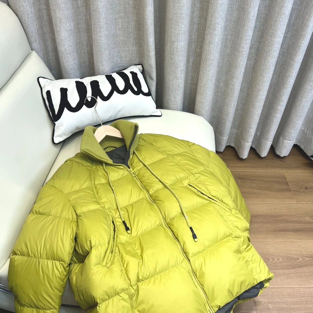 【沐初】中长款立领拼接时尚保暖冬季女士纯色百搭羽绒服242321