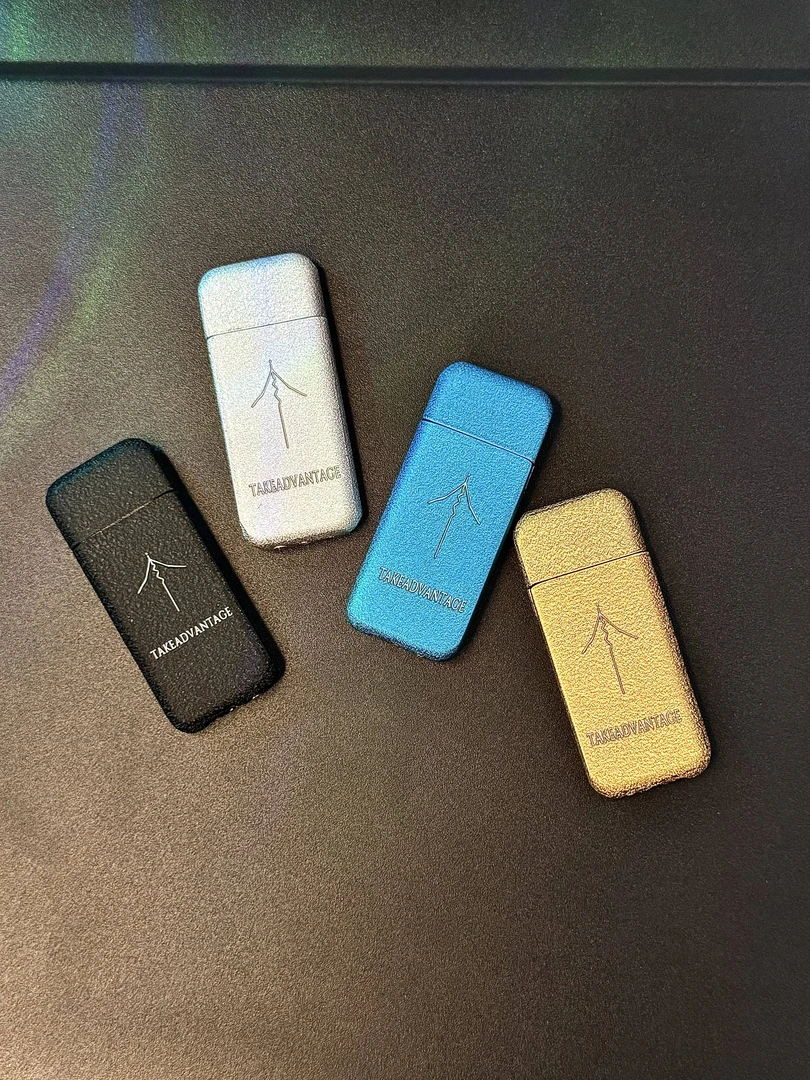 新款高档创意送人送礼小巧打火机轮砂充气打火机超薄火机免费刻字