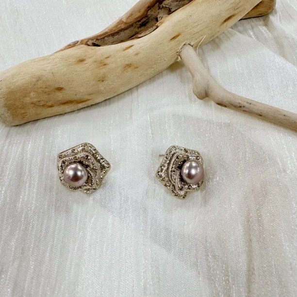 铜合金仿珍珠耳饰 时尚轻奢精致鋳铜欧美风贝珠耳钉