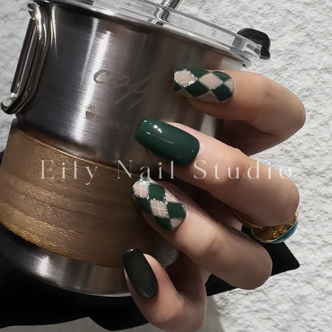 【复古少女】EilyNail设计师轻奢高定复古BV绿常春藤手绘格纹温柔