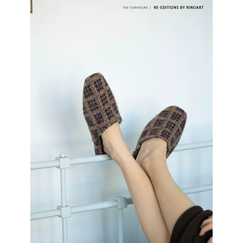 若奈 时髦老钱 Lora pi@na “摩卡棕”软绒感格纹可外穿防滑拖鞋