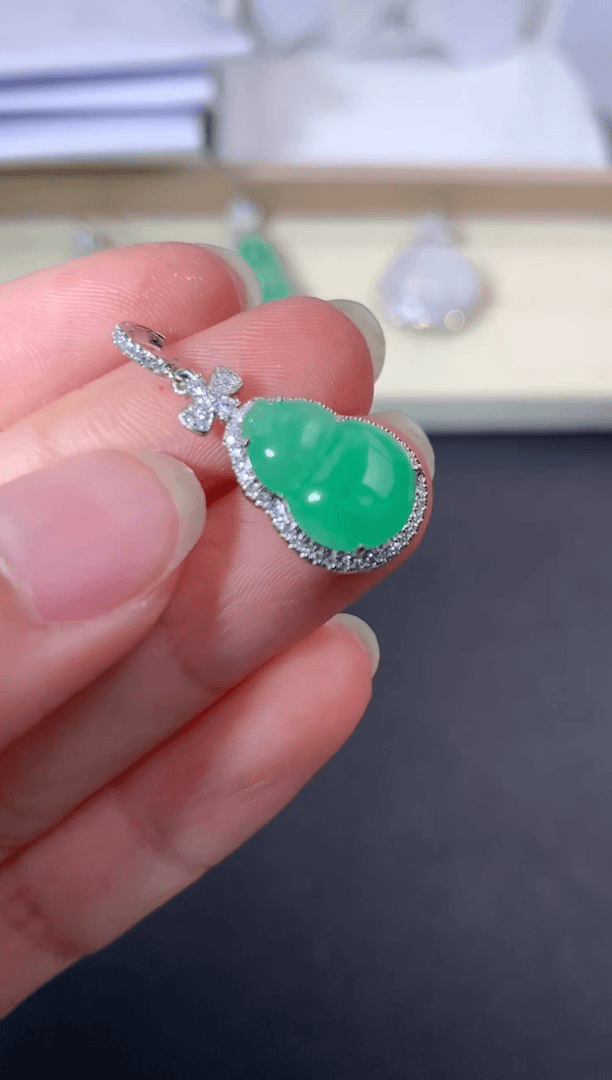 【闪购商品】翡翠颈饰18K金镶嵌N503