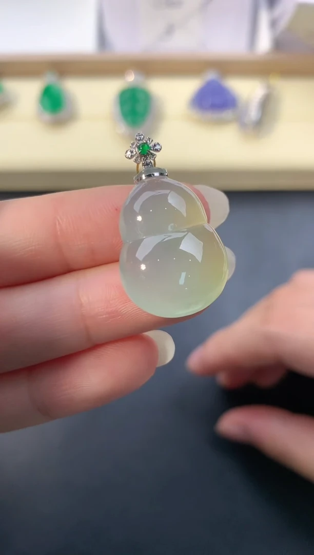 【闪购商品】翡翠颈饰18K金镶嵌E400