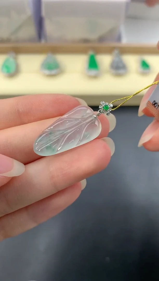 【闪购商品】翡翠颈饰18K金镶嵌T510