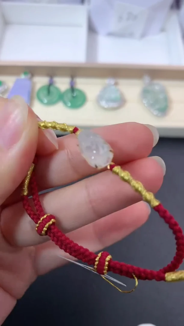 【闪购商品】翡翠颈饰18K金镶嵌V321