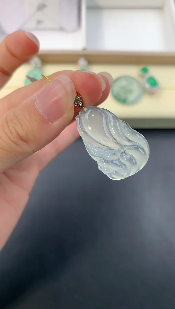 【闪购商品】翡翠颈饰18K金镶嵌W625