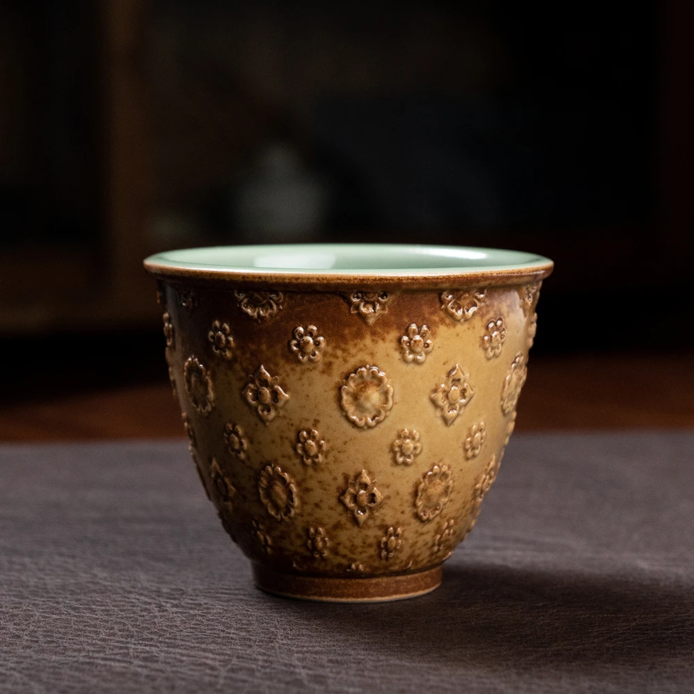 青瓷草木灰梅子青双釉岩茶杯碎花鸡心杯高端茶器主人杯小容量杯子