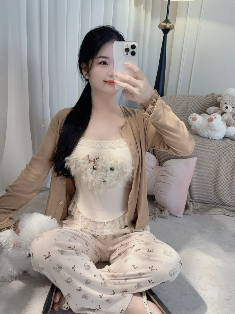 【奶甜小狗】双面绒磨毛小熊印花保暖秋冬纯欲吊带带胸垫可外穿睡