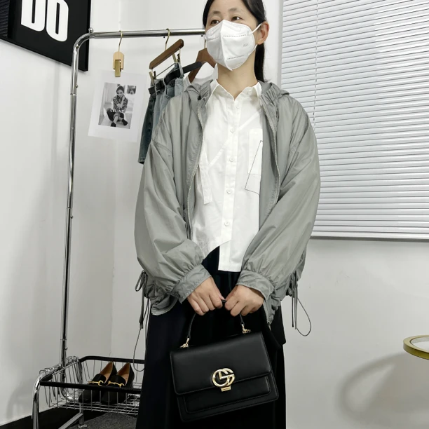 2023新款设计师潮流小众时尚薄款百搭纯色连帽防晒衣女开衫外套