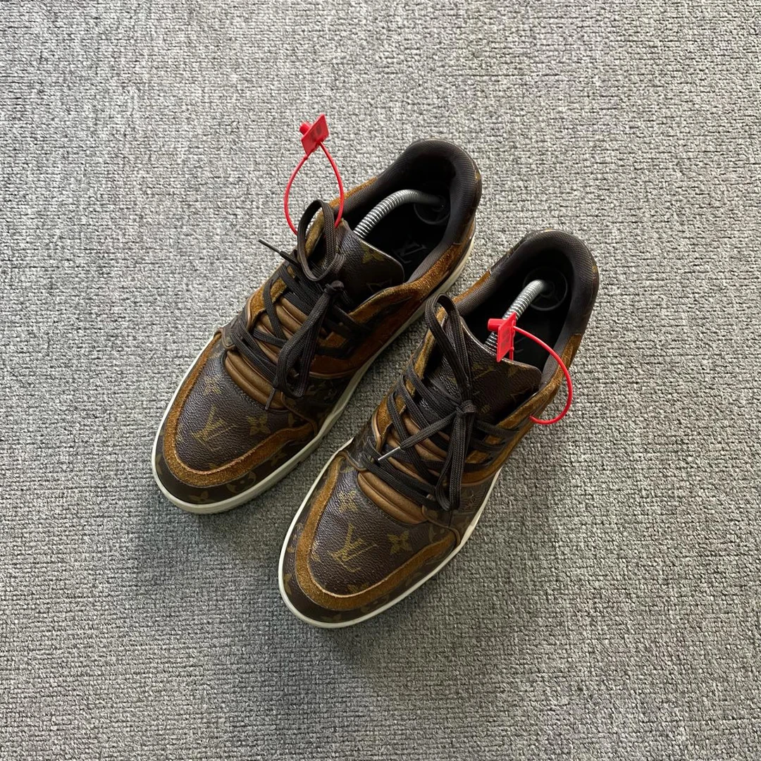 （jp）Louis Vuitton LV Trainer 运动鞋 42码/95新/公价10000