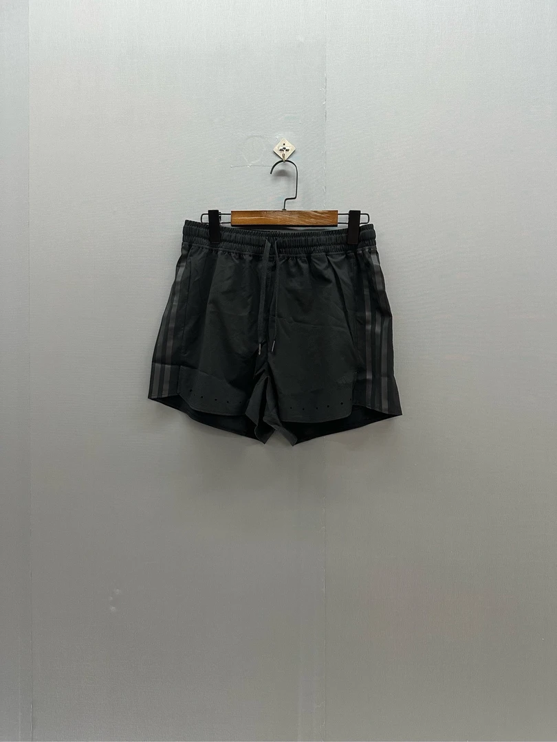 S adidas 休闲运动跑步训练梭织短裤 黑色 GP4684