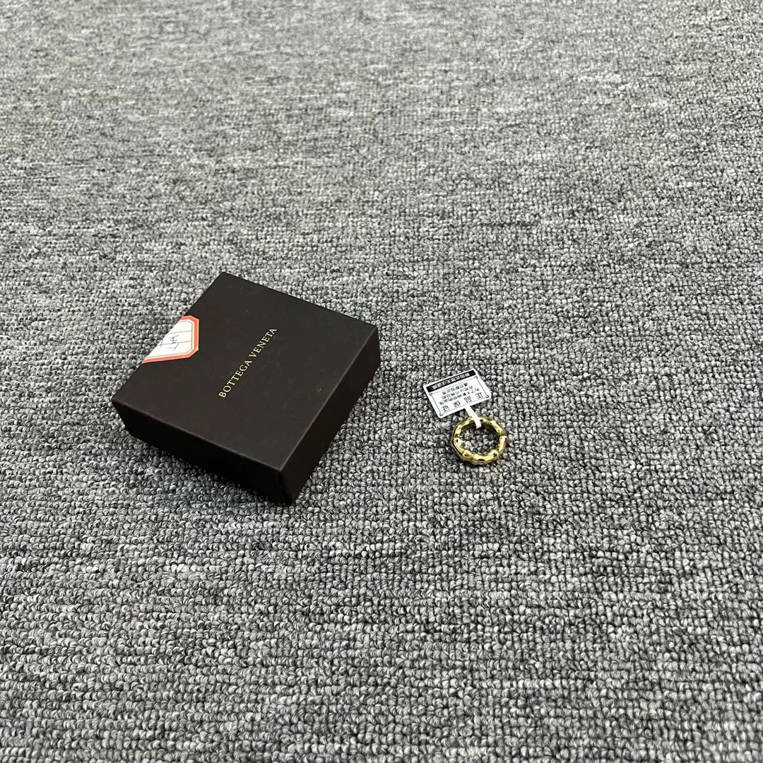 (jp)111 Bottega Veneta金色竹节戒指 11码*6 13码/全新/公价5000