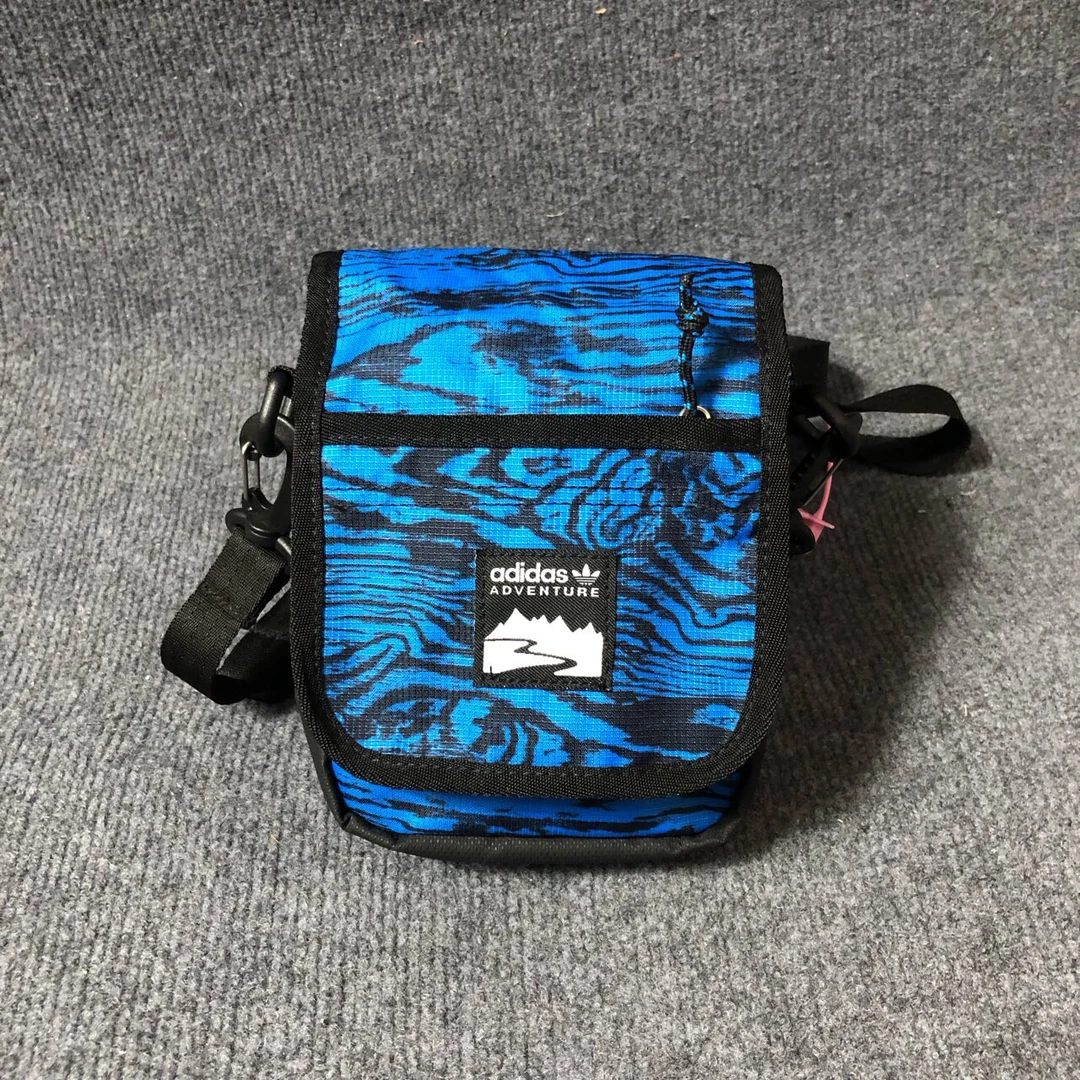 Adidas 三叶草大容量单肩斜挎包 蓝黑色 5*15.24*19.05cm HD9659