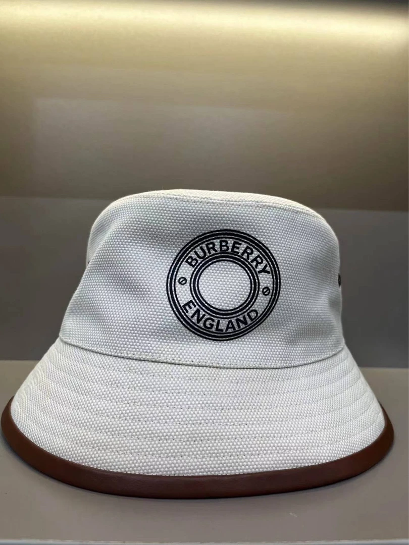 (pm)巴宝莉Burberry白色圆环渔夫帽 L码 99新 公价4400