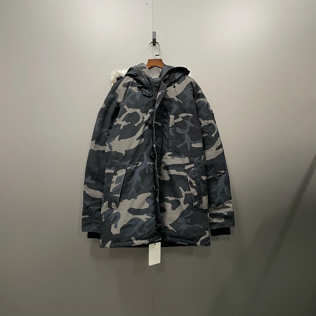 （jp）131 CANADA GOOSE 黑标 迷彩羽绒服 XS码 /95新/公价10000