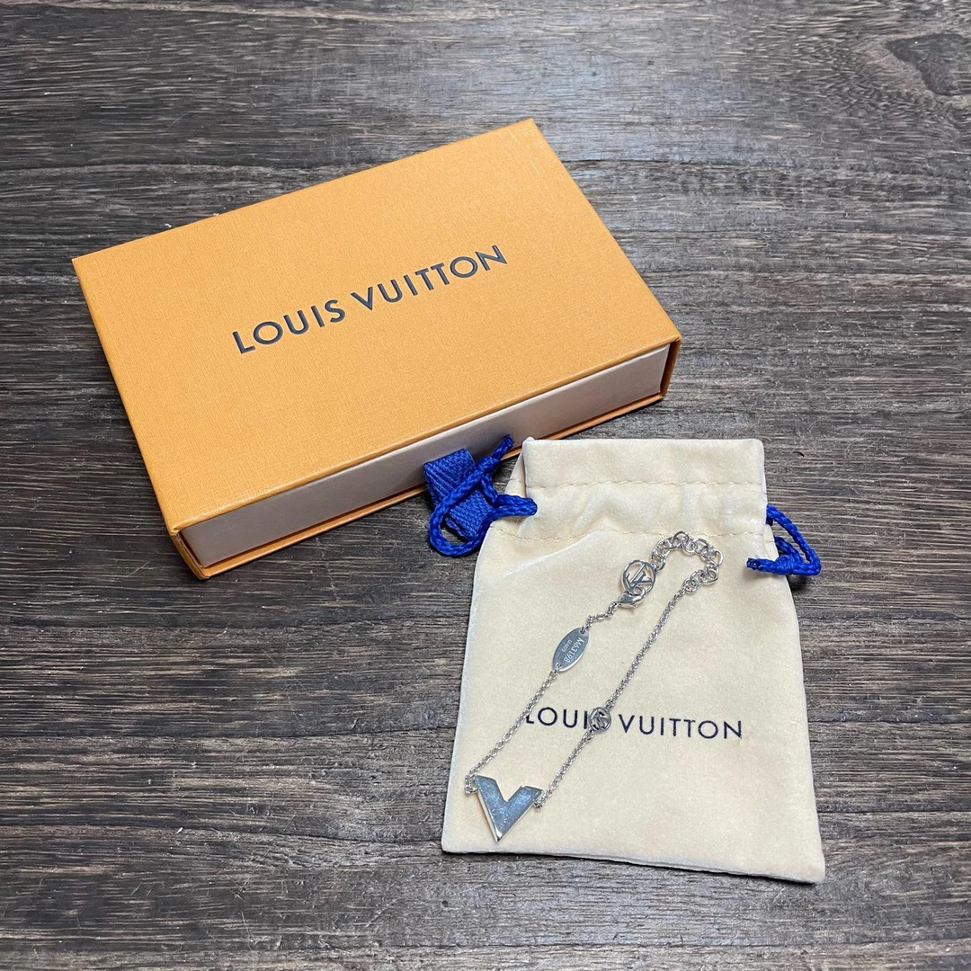（jp）Louis Vuitton LV 字母V手链 均码/95新/公价3050/原盒防尘袋