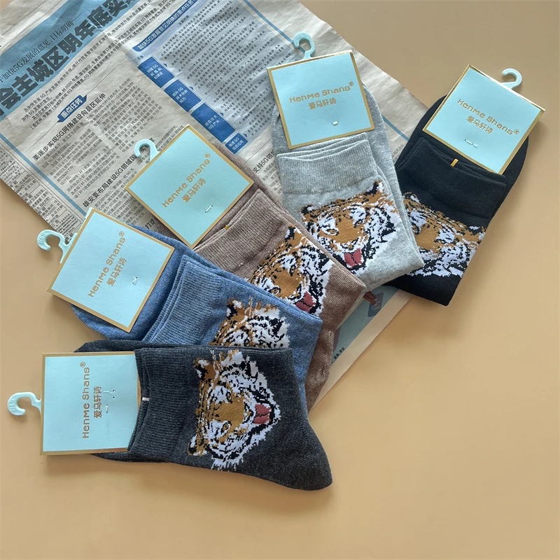 春秋款男士棉袜精梳棉虎图腾袜子老虎头男袜中筒袜吸汗防臭袜子