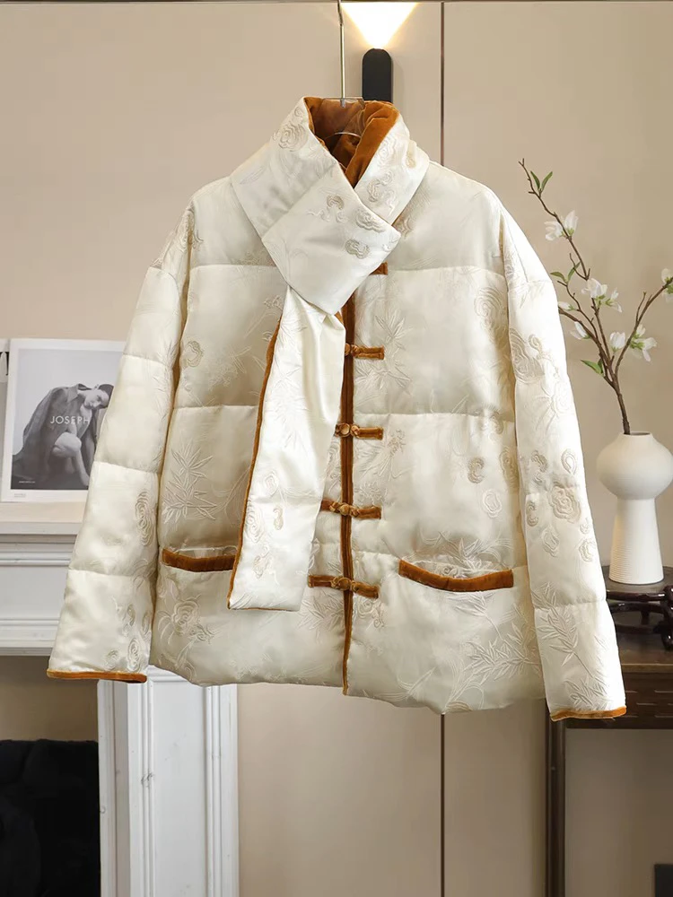 DY2019重工刺绣醋酸拼丝绒独立围巾鸭绒羽绒服百搭保暖外套