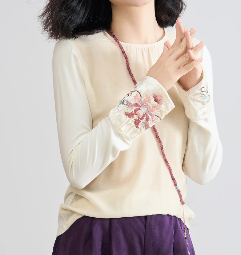 DY1228樱美嘉真丝桑蚕丝丝绒拼接刺绣圆领新国风打底T恤真丝时尚