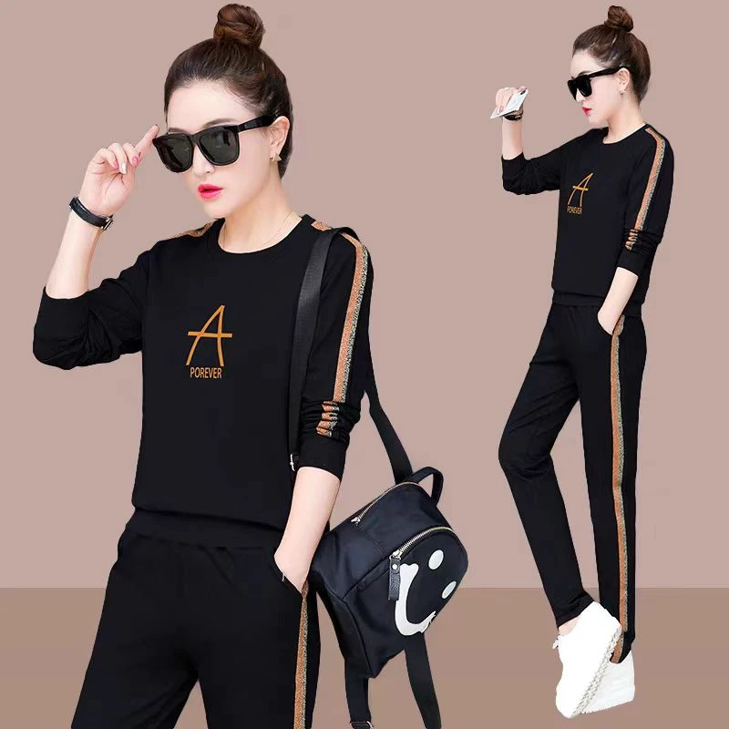 年轻妈妈秋装运动套装洋气中老年女春秋季新款翻领上衣休闲两件套