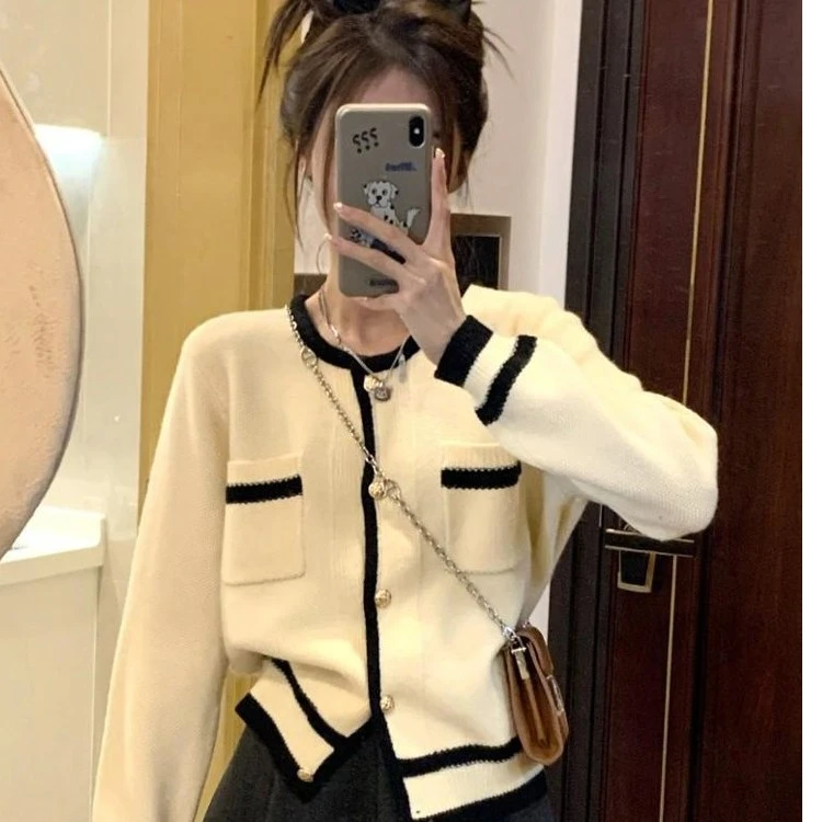 小香风撞色针织开衫女秋新款法式专属遮肉短款毛衣外套