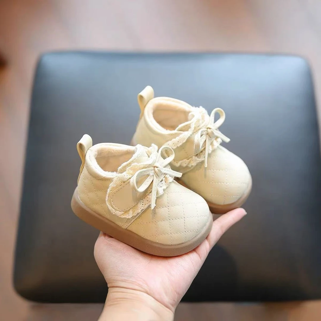 婴幼儿冬季鞋子软底女宝宝学步鞋加绒靴子短靴小童公主鞋女童棉鞋