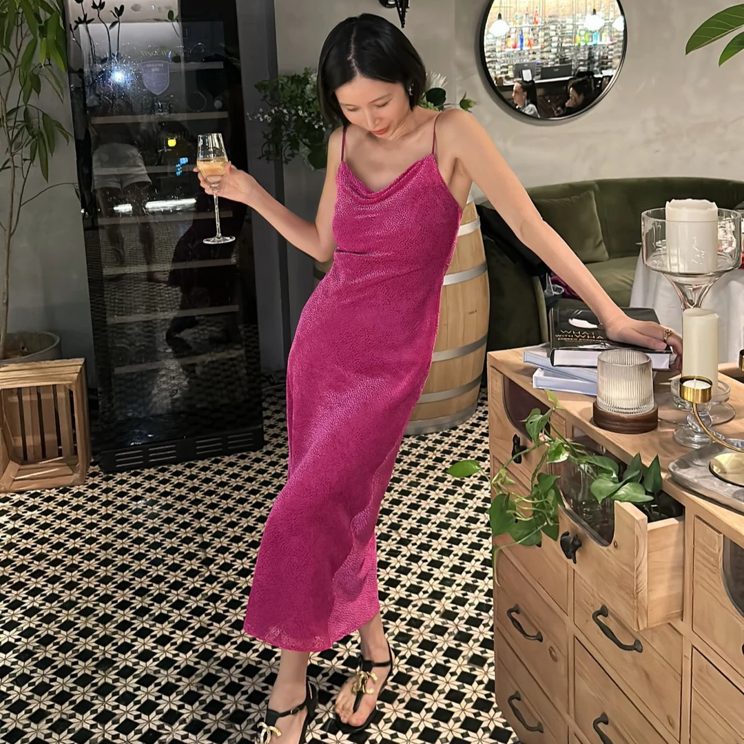 daily romance 枚粉钻石绒立体斜裁吊带裙