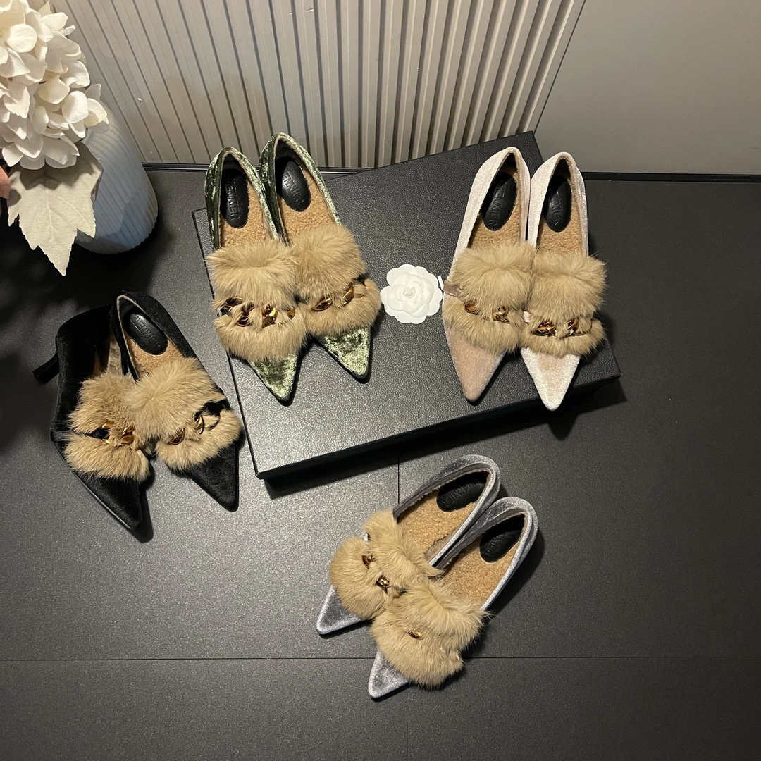 【现现】秋季新款时尚绝美兔毛金属扣尖头百搭加绒女爆款浅口高跟鞋