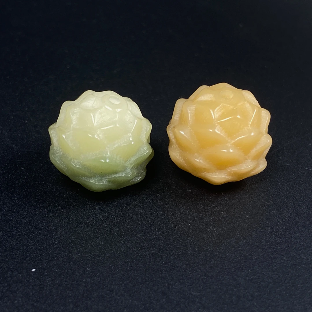 天然菩提根莲花雕刻 1.5厘米左右尺寸