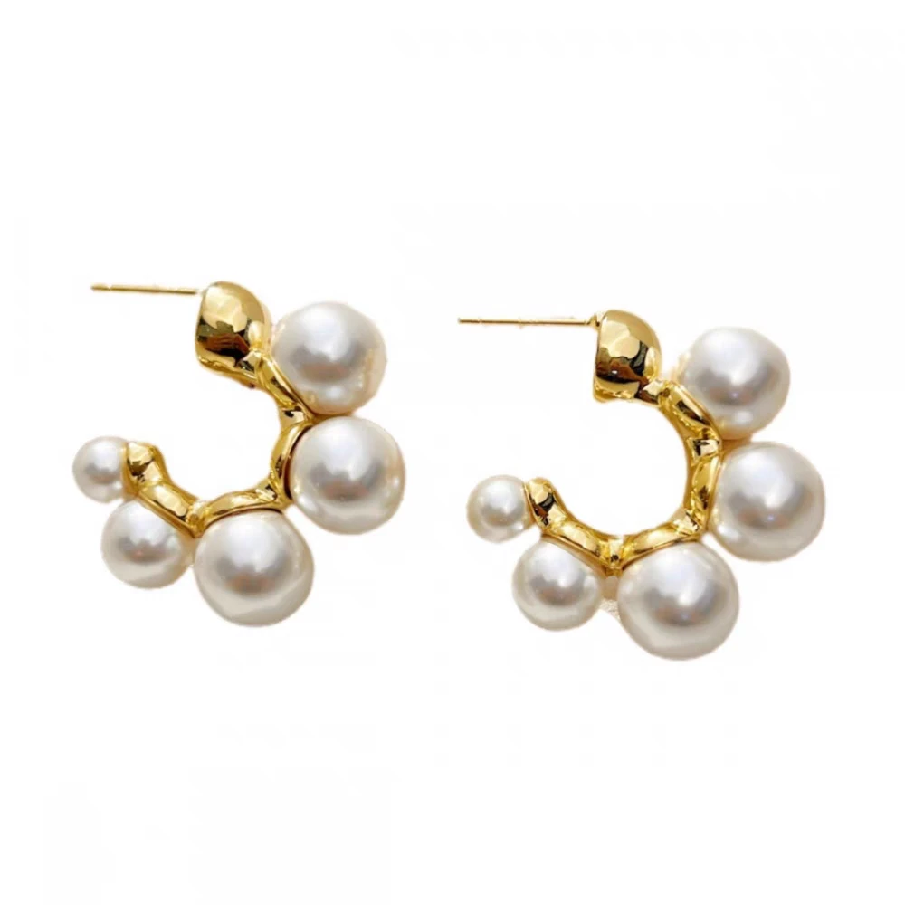 铜合金仿珍珠耳饰 大C珍珠耳饰气质百搭高级感满满