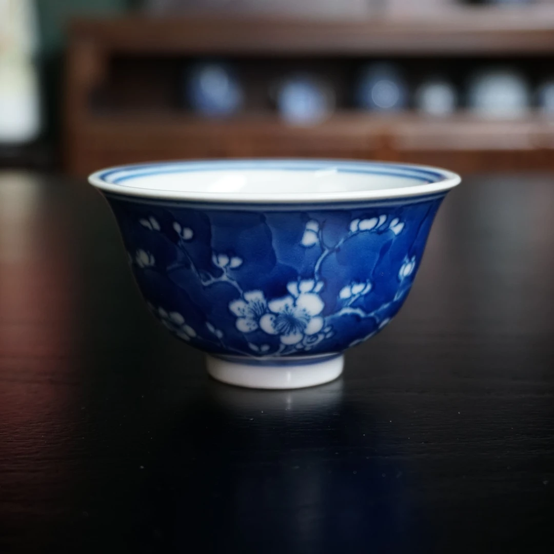 手绘釉下青花冰梅茶压手杯-080315
