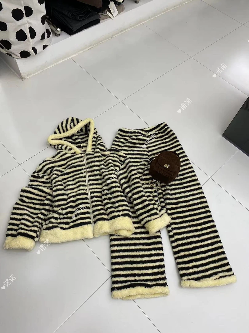 「暖暖睡衣」 加厚条纹连帽睡衣