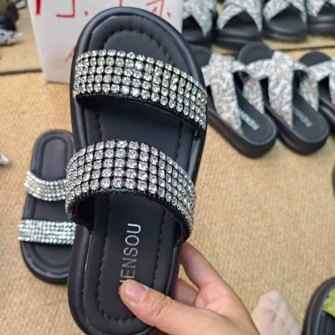 时尚2024新款水钻凉鞋拖鞋休闲百搭女士夏季露趾厚底外穿水钻女鞋