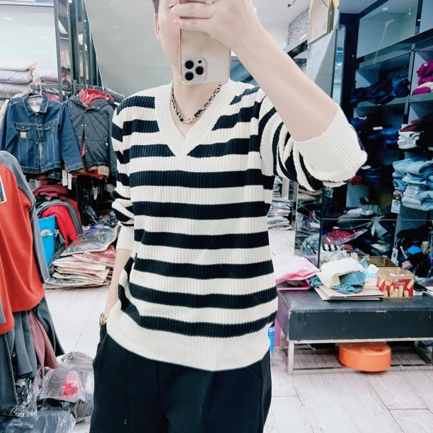 秋冬新款不易起球条纹V领5色毛衣6908品