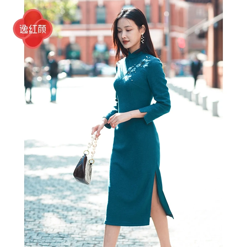 上海逸红颜澜影2025秋装新品锦鲤图刺绣针织新中式中国旗袍女装