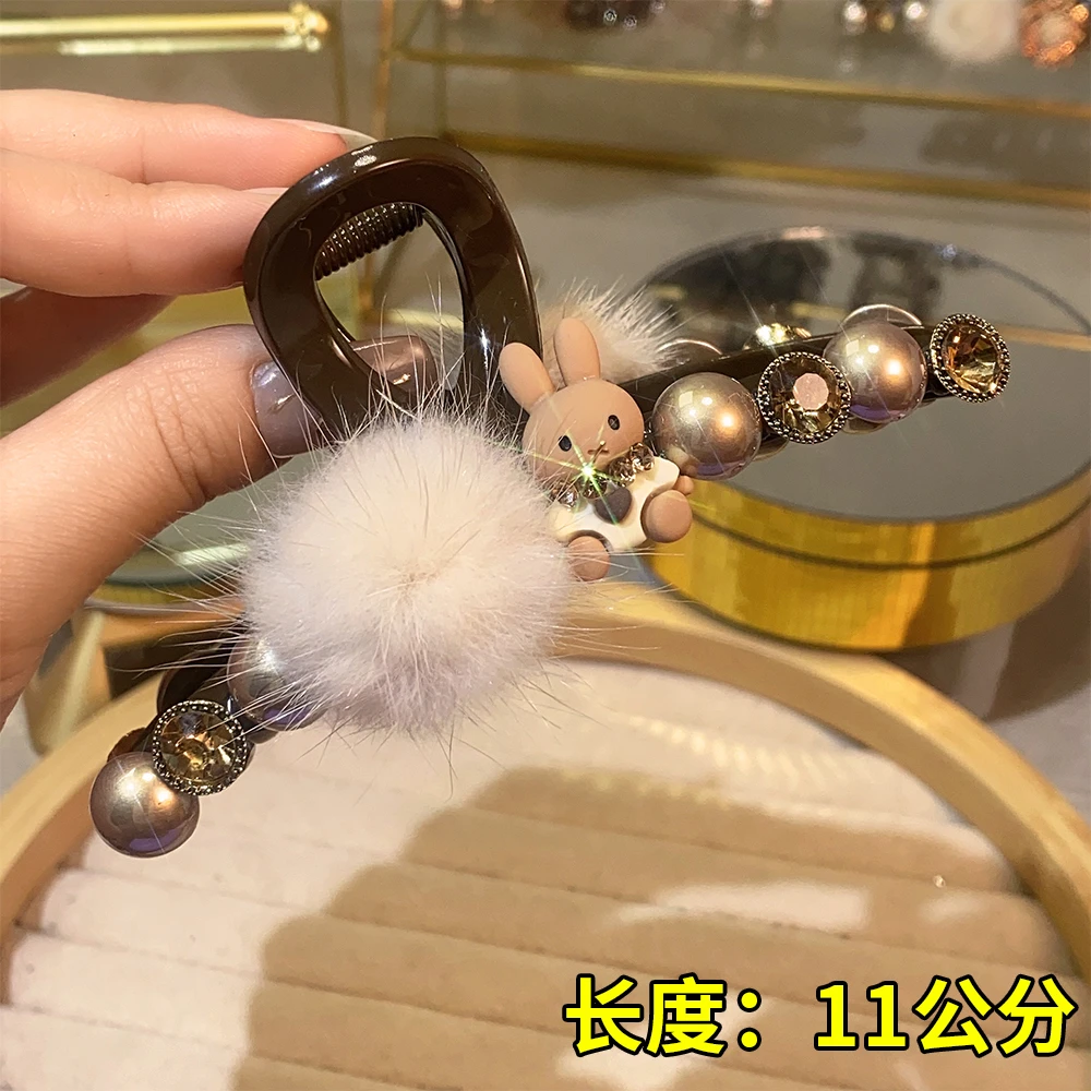 801暖冬新款毛球小兔子大号抓夹女后脑勺盘发鲨鱼夹高级感发夹