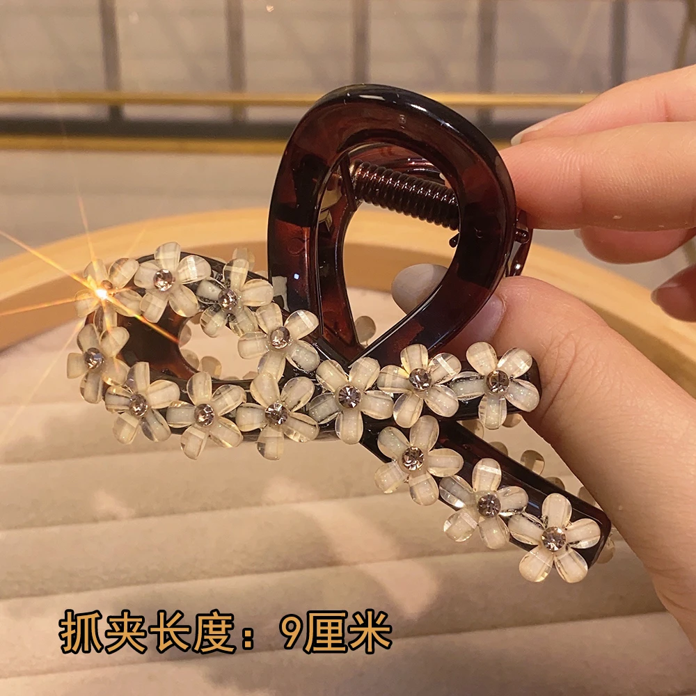 981高品质水钻爱心抓夹中号高级感后脑勺盘发夹鲨鱼夹发量少2024