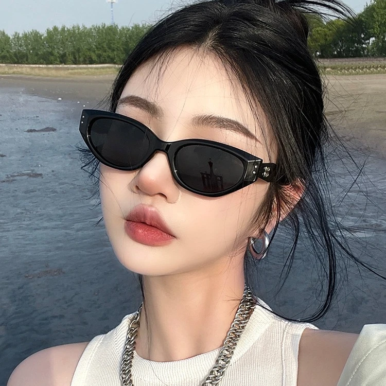 复古墨镜女2024新款猫眼高级感窄框眼镜防紫外线潮流辣妹太阳镜