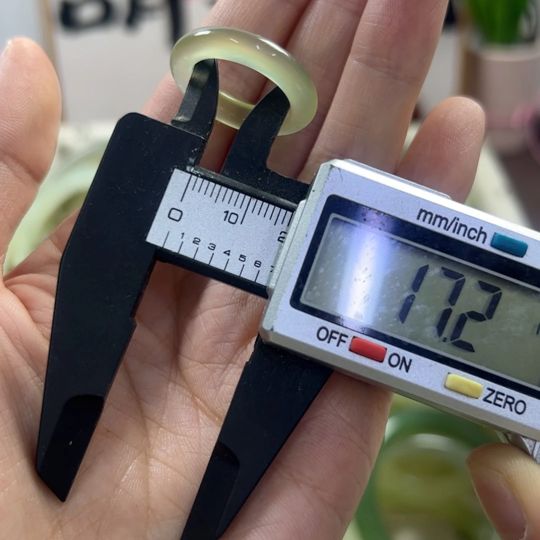 蛇纹石玉手镯未镶嵌314