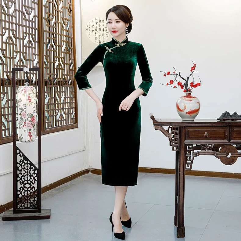 2069春秋中长款金丝绒纯色复古蝴蝶扣贵气改良新中式优雅国风旗袍
