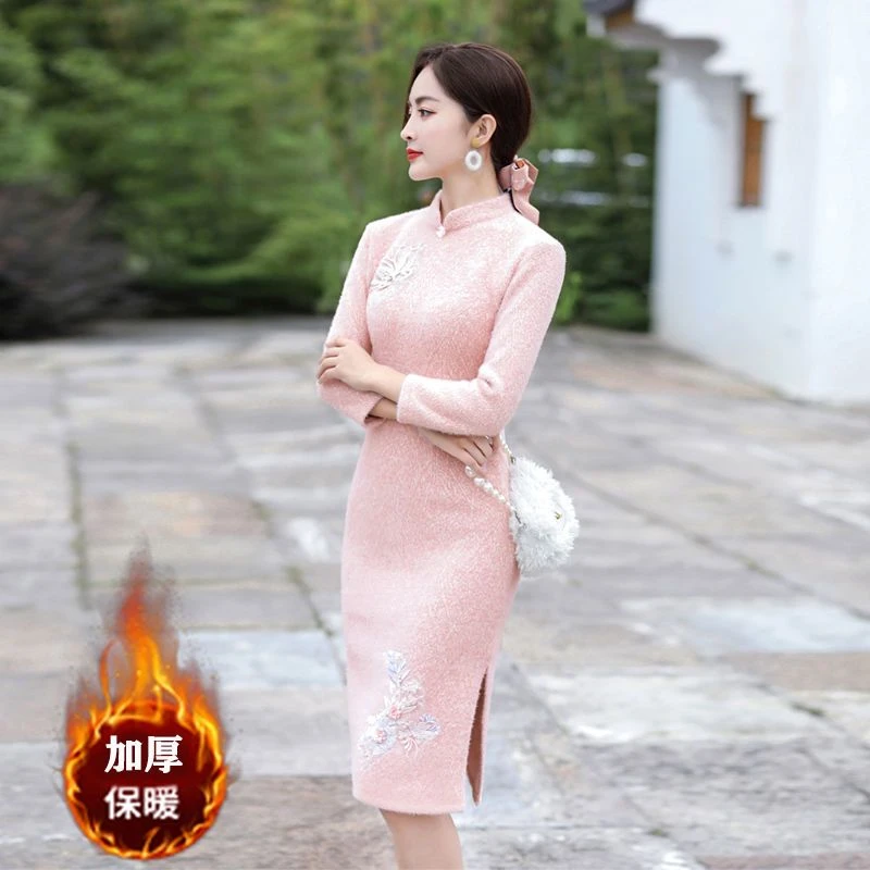 秋冬仿貂绒中长款加厚刺绣浅色年轻减龄显瘦洋气小个子旗袍连衣裙