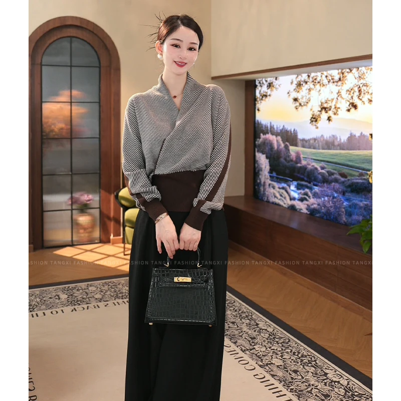 唐熹2025秋冬季新款【6347】含绵羊毛咖色套头针织毛衫上衣女