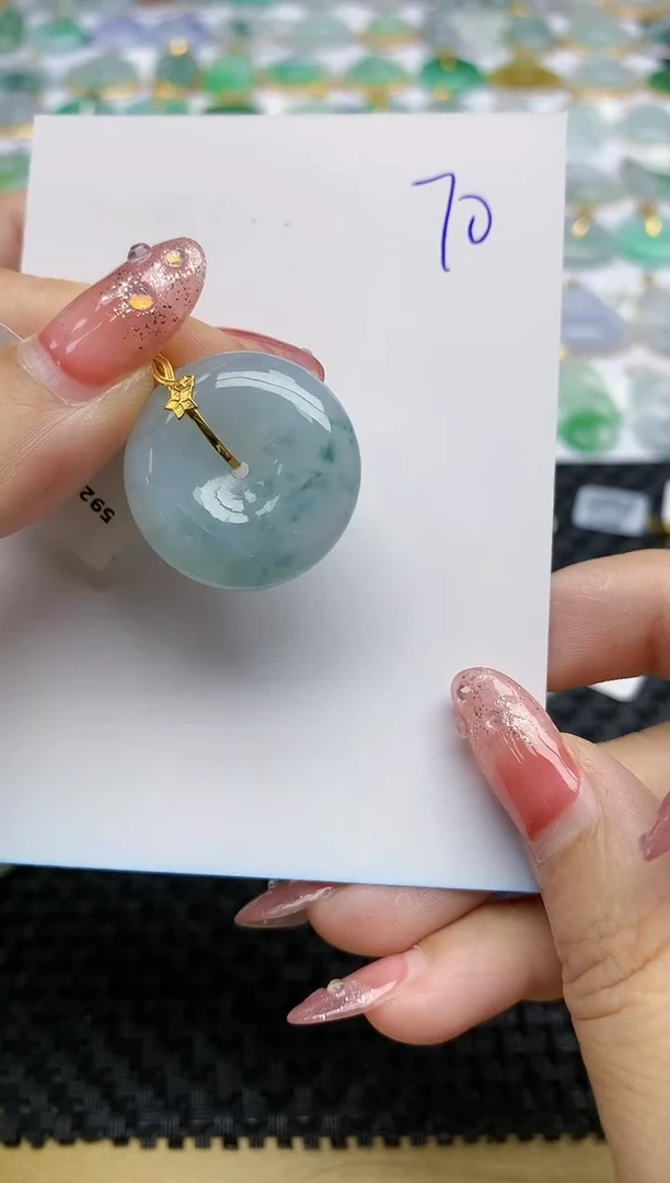 【闪购商品】翡翠挂件18K金镶嵌天然翡翠A货，70