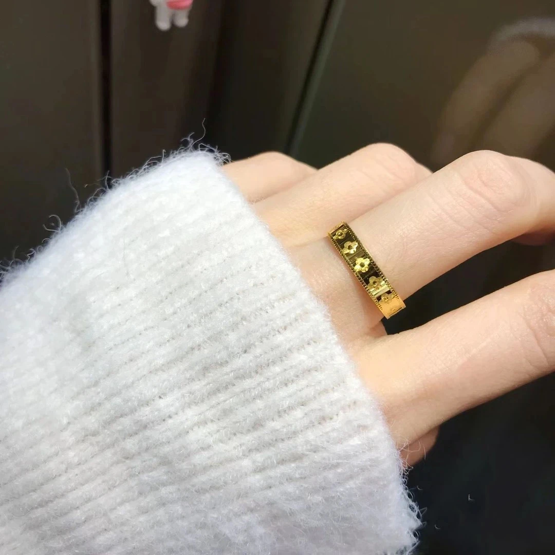 铜合金戒指 时尚轻奢款四叶草戒指