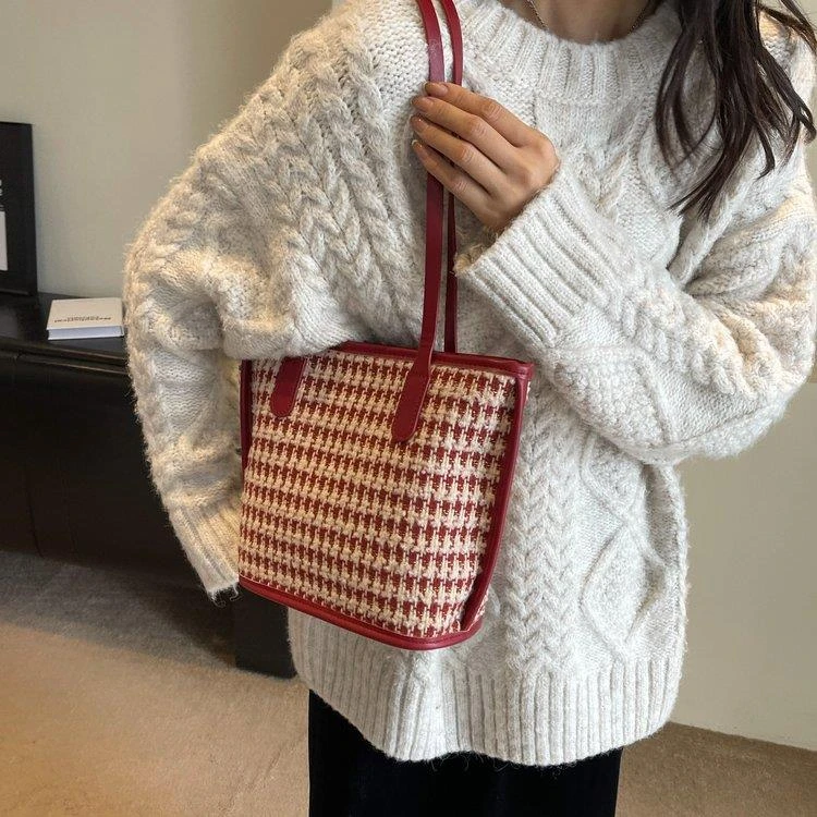红色千鸟格新款高级感水桶包菜篮子结婚包包新娘包手提包日常可用