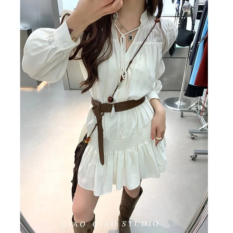 KIKI严选：23896-欧洲站茶歇法式白色褶皱高级感配腰带长袖连衣裙