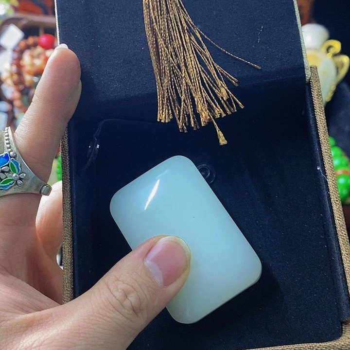 和田玉（白玉）摆件等多种齐全产品未镶嵌