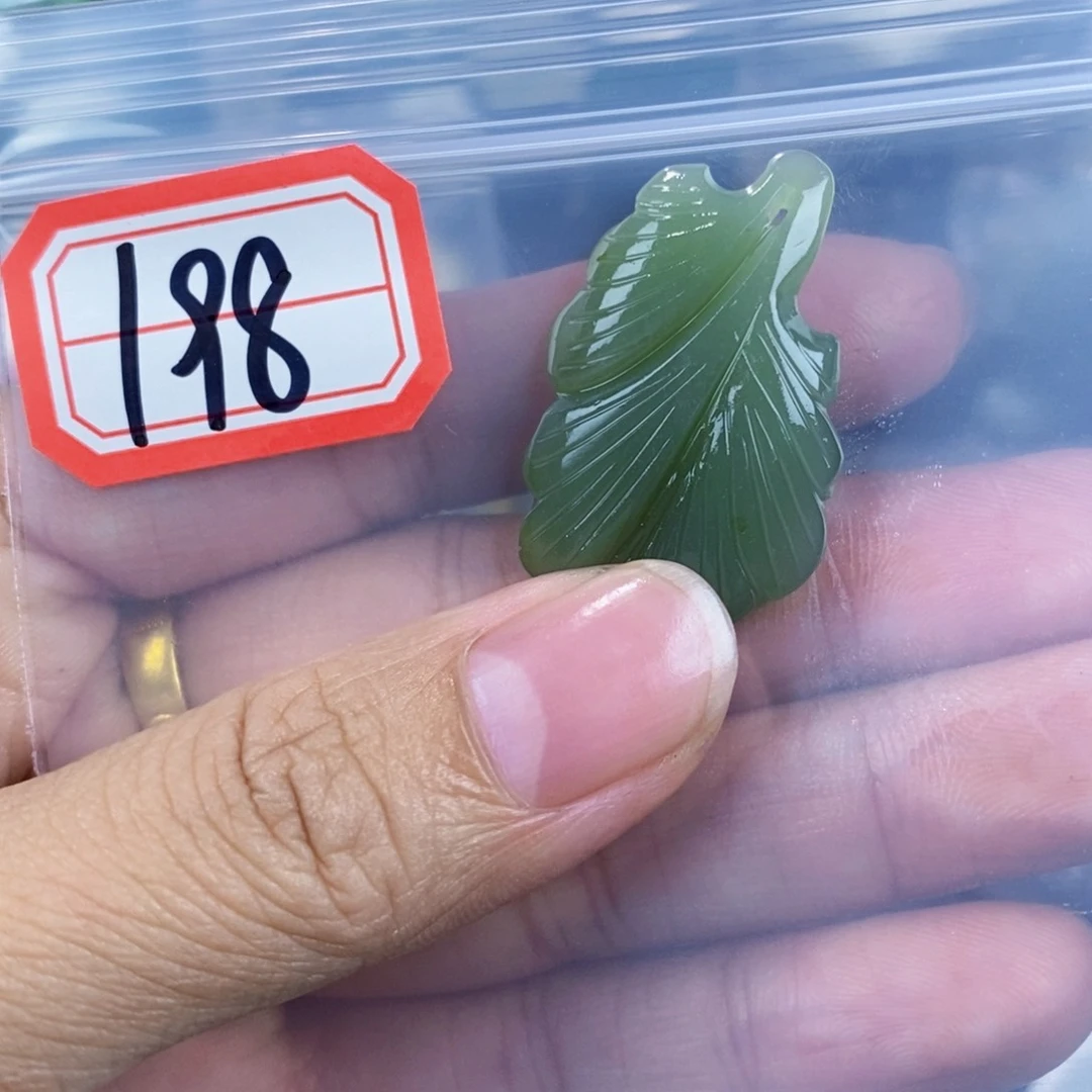 和田玉边角随机发货未镶嵌