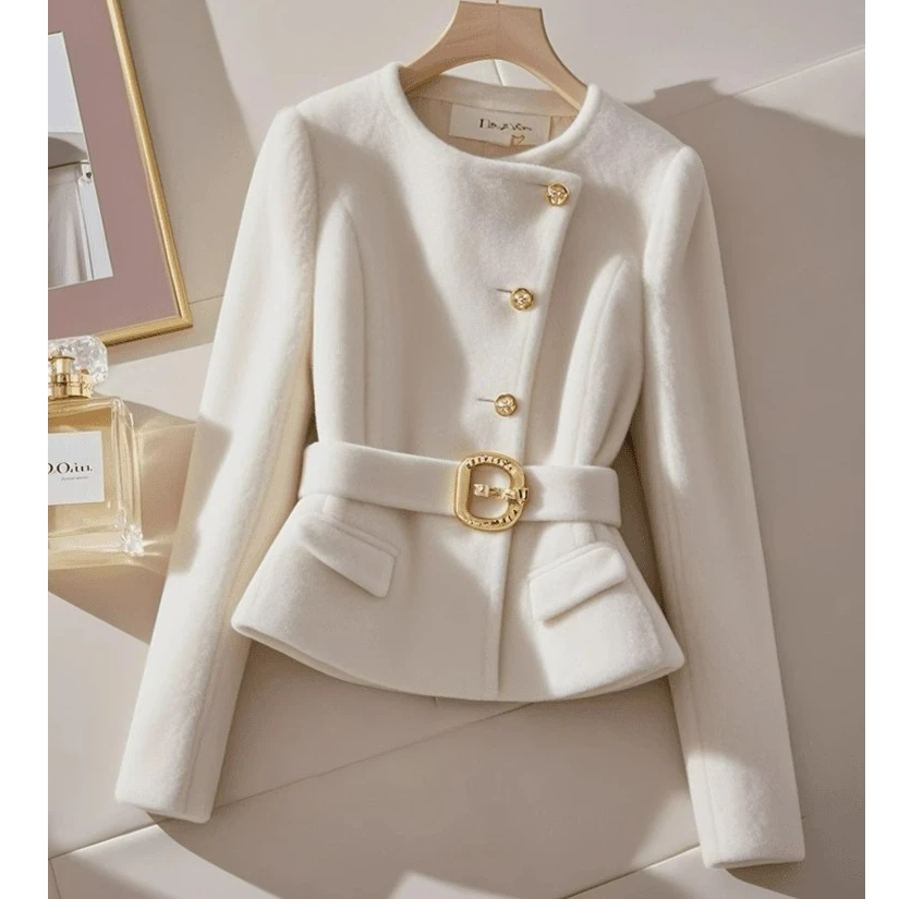 2025年冬新款高级感独特超好看上衣气质小香风白色收腰短款外套潮